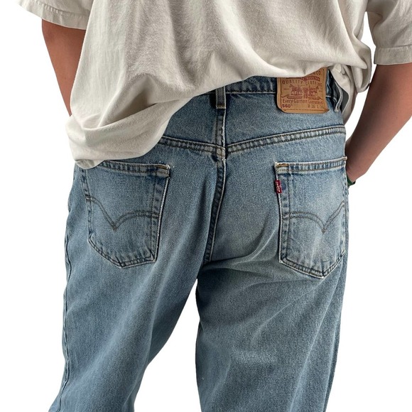 Vintage 90s Levi's 560 Jeans Baggy Fit Light Wash Blue 100% Cotton | 34" x 36" - Picture 10 of 14